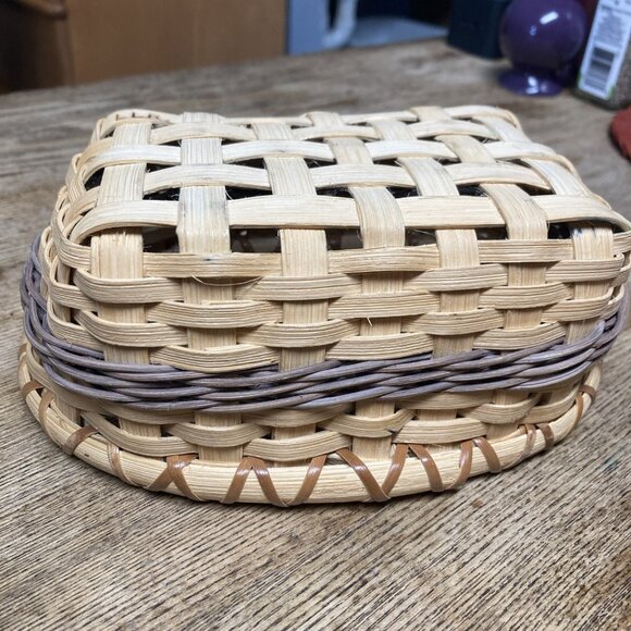 VTG Woven Basket Artisan Handmade Cottagecore Farm Rustic Decor Small Signed - Picture 7 of 10